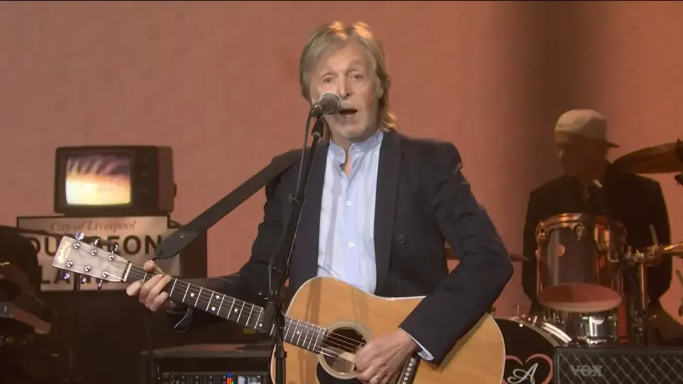 McCartney Shines on SNL Season Finale with New Track and Band on the Run