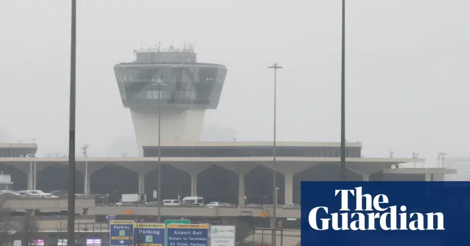 Narrow Escape: United jet clips delivery truck at Newark Airport