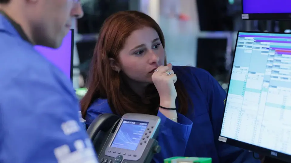 Apple and Amazon Lead After-Hours Stock Swings