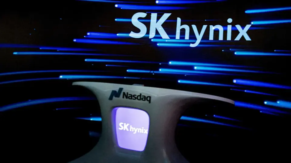 SK Hynix and Intel Shares Rise on Reports of Potential U.S. Foundry Partnership