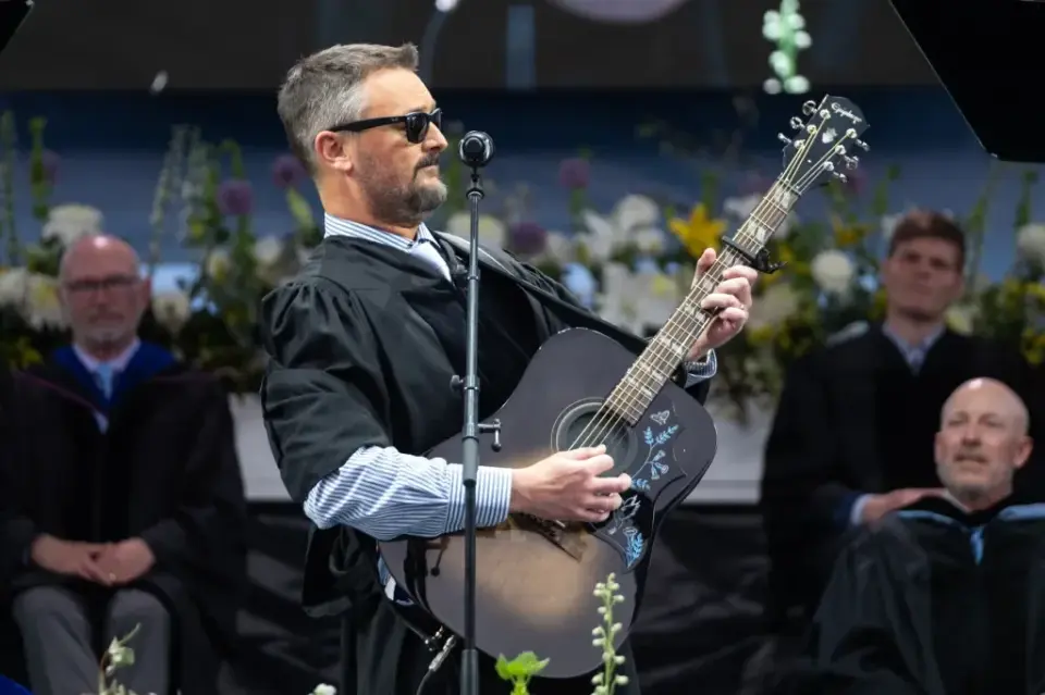 Eric Church Turns UNC Graduation Into a Guitar Lesson