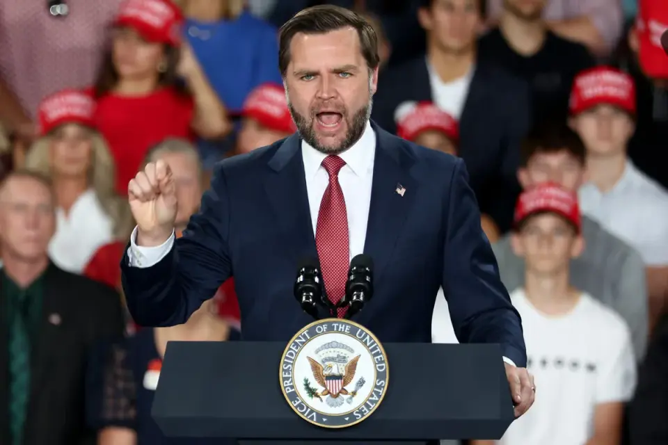Vance’s Florida Rally Highlights Midterm Tensions and 2028 Ambitions