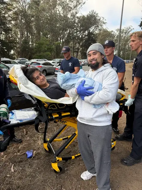 Doula assists roadside birth in Golden Gate Park amid severe traffic gridlock