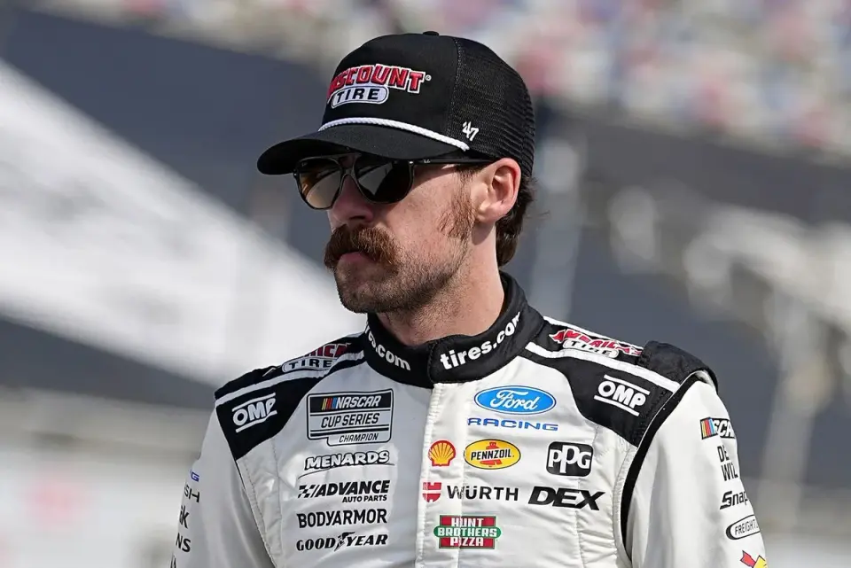 Blaney grabs Bristol pole as Reddick lines up second