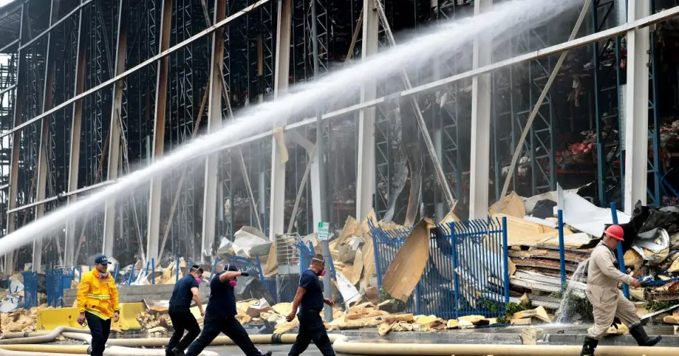 Cleanup under way as Boyle Heights warehouse fire leaves rotting food and stench