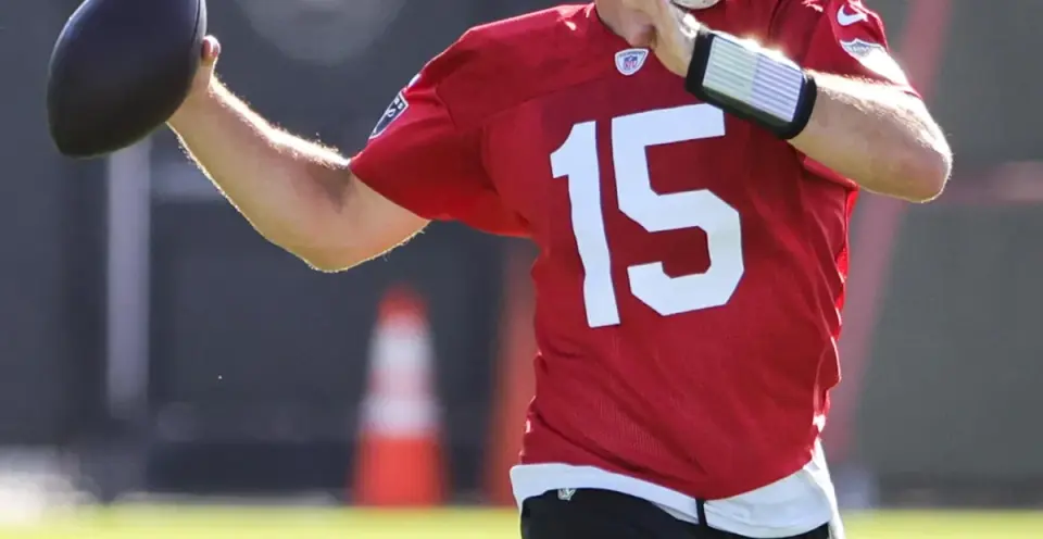 Cousins and Crosby sit out as Mendoza shines in Raiders camp