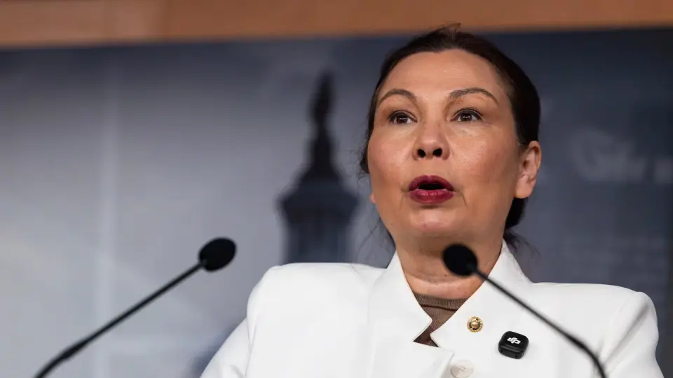 Duckworth push: unify Iran war casualty tally amid Pentagon reclassifications