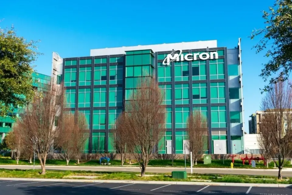 Micron Stock Dips in Premarket as Tech Rally Pauses