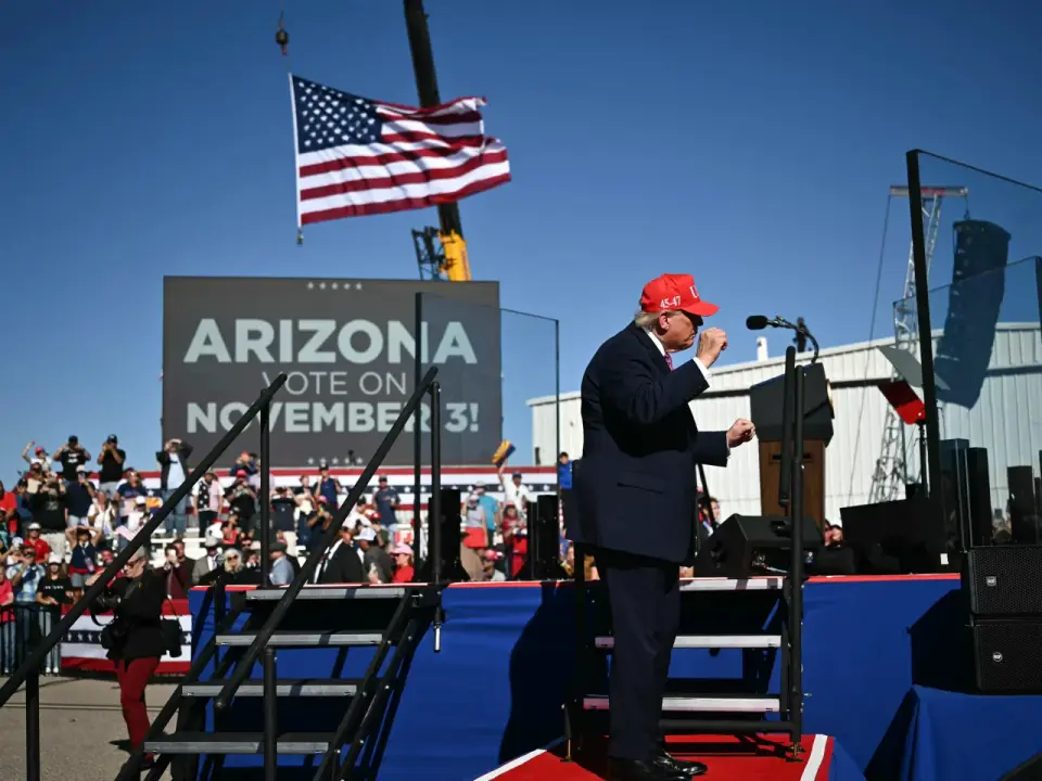 Trump Calls for Execution of Leakers at Arizona Rally Amid Iran War Tensions