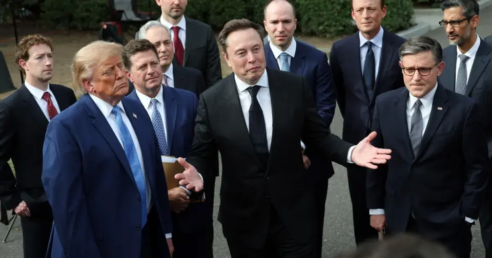 AI Bubble Fears and Tariffs Threaten US Economy Ahead of Midterms