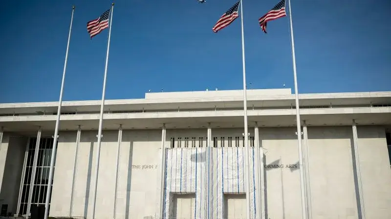 Mike Lee Blocks Senate Effort to Protect Kennedy Center from Demolition