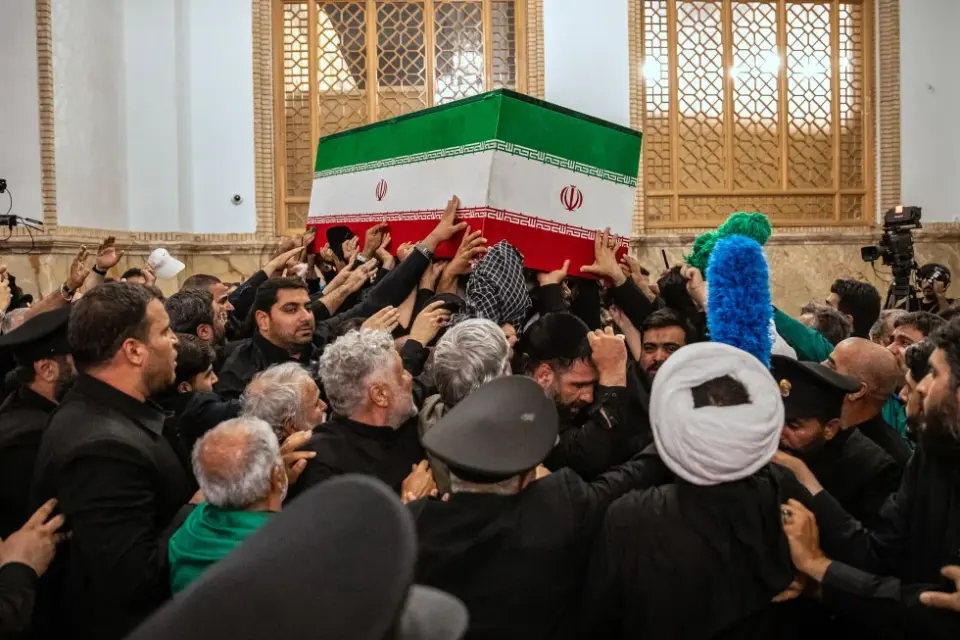 Trump escalates tone as Iran tensions rise after Khamenei funeral chants