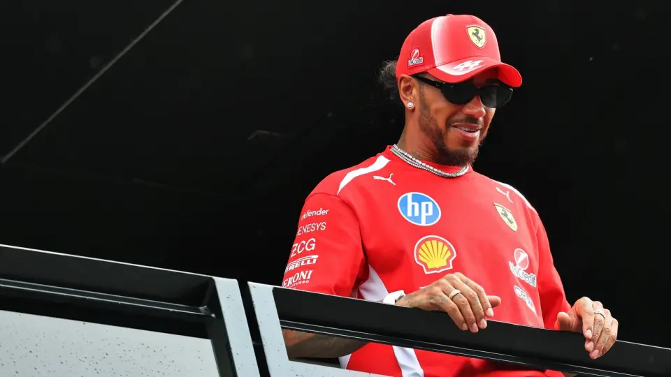 Hollywood Icon Meets F1 Star on All's Fair Set