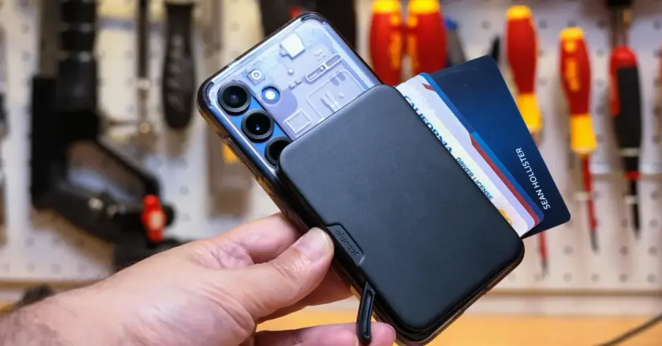 OhSnap Wallet 2 Uses Lever Mechanism and Modular Design for Phone-Attached Card Storage