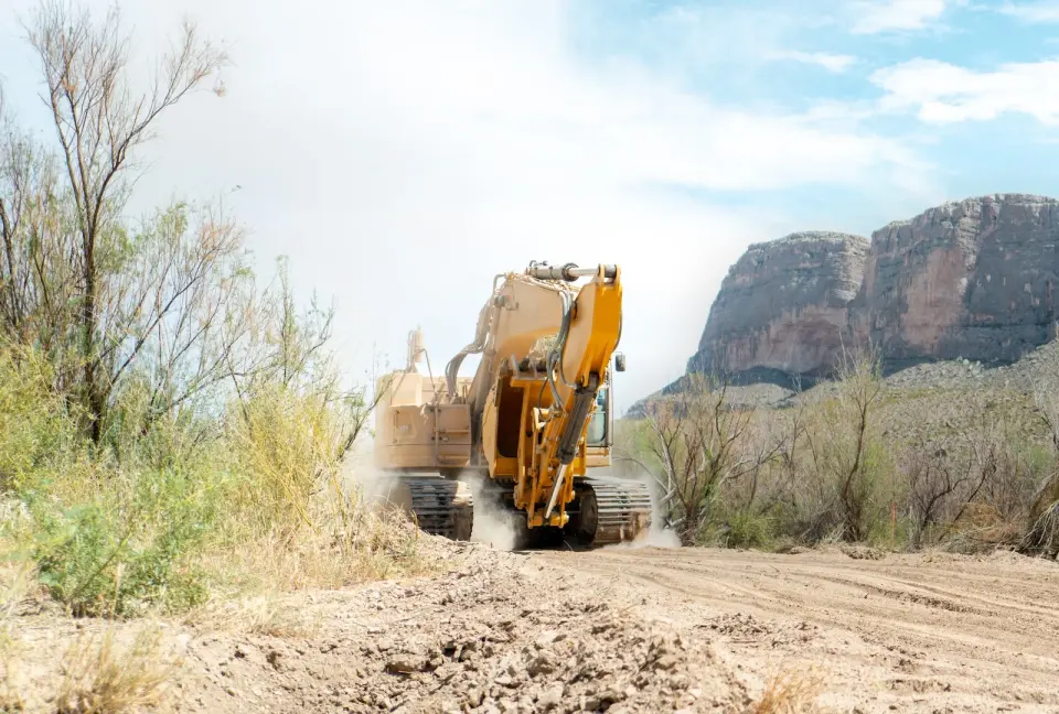 Texas GOP walks a tight line on Trump-backed Big Bend border plan