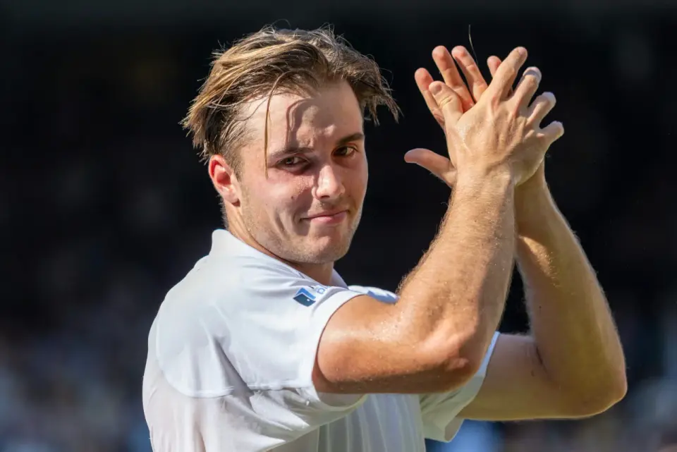 Zverev’s serve edge puts pressure on Fery in Wimbledon semi