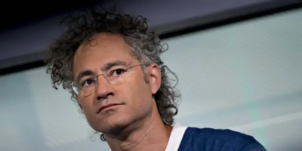 Karp: AI Labs Must Stop Overselling and Respect Data