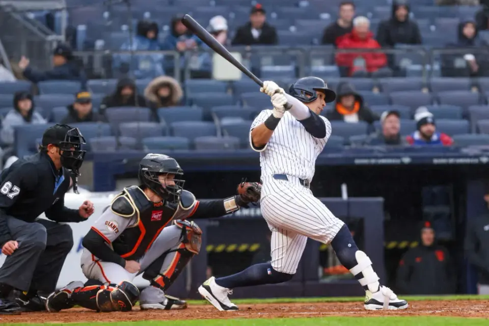 Reds Claim Cabrera Off Waivers, Bolstering Bench Depth