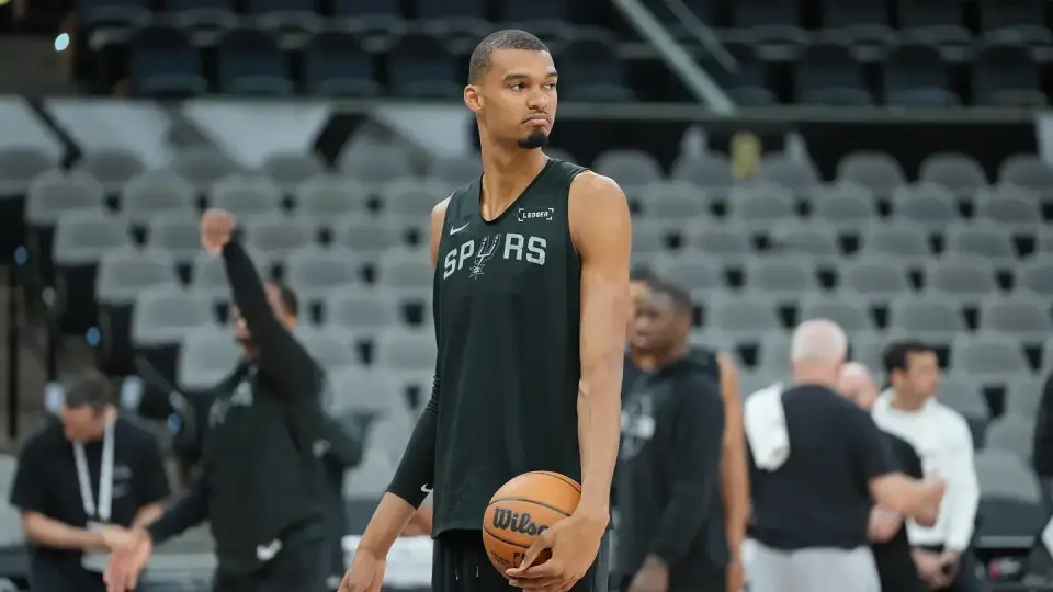 Robinson’s Injury Looms Over Knicks as Wembanyama Faces Finals Buzz