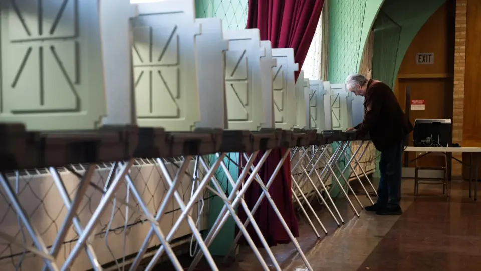 2026 Midterms: Polling Trust, Senate Toss-Ups, and the 2028 Horizon