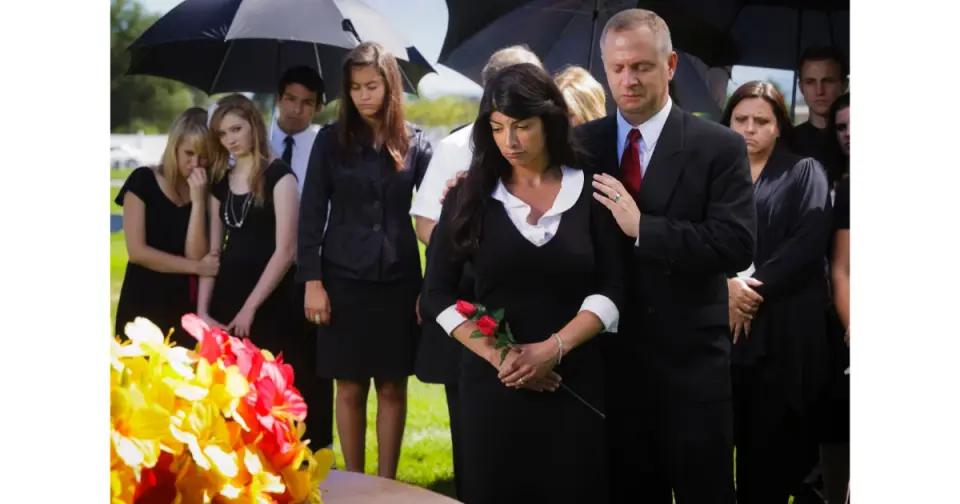 Grandpa's Last Laugh Echoes at Funeral as Coffin Replies 'Hello'