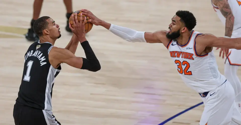 Knicks Eye a Momentum Shift in Game 4 Against Spurs