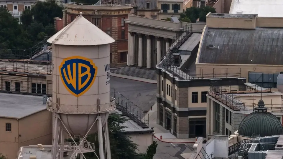 Movie Theaters Push for Settlement Talks in Paramount–Warner Merger