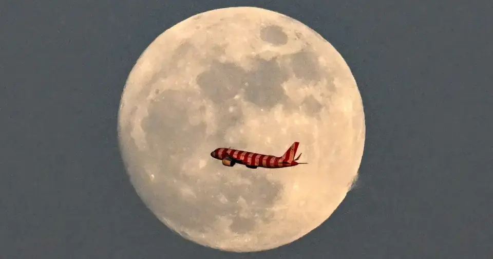 May’s Flower Moon: A Faraway Micromoon Lights Up Stargazing Night