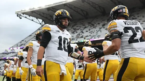 Iowa Names Hecklinski as Starter for Minnesota Clash Amid Playoff Push