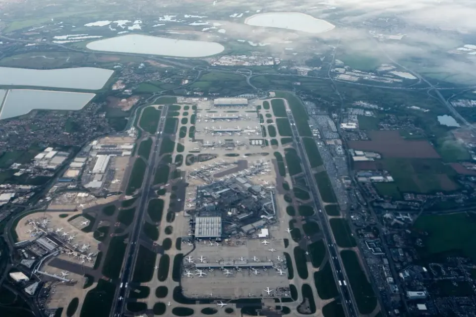 UK Air Traffic Control Glitch Escalates to Over 2,000 Cancellations