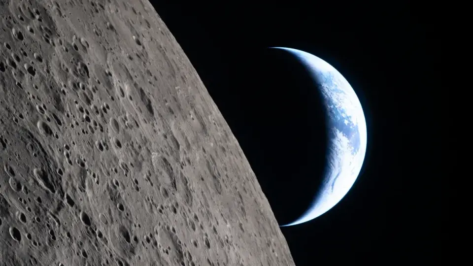 Artemis II Captures Real-Time Moon Meteorite Flashes