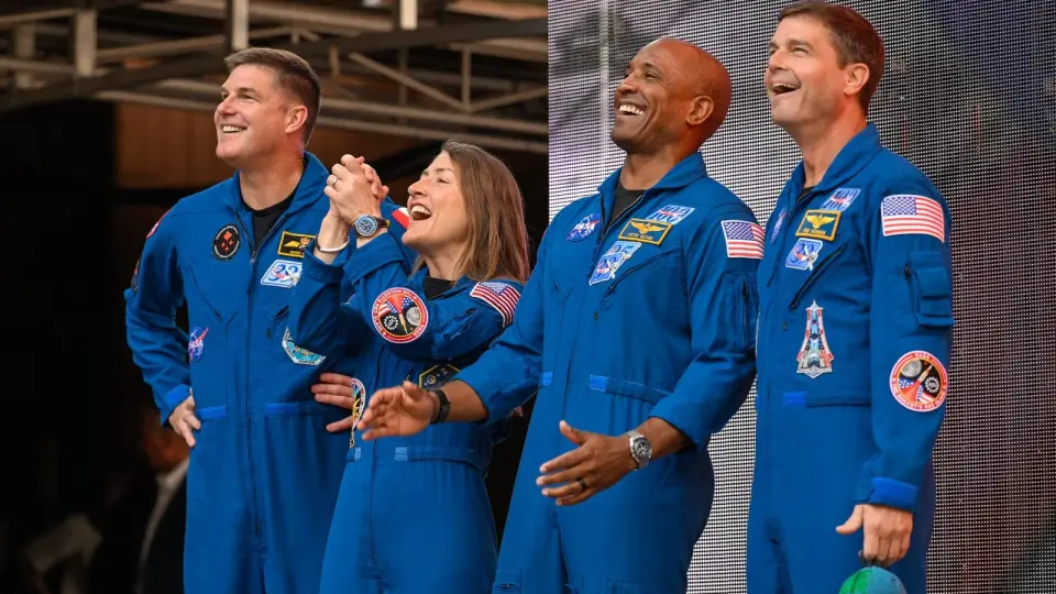 Artemis II Pilot Credits NASA’s Trust for Hand-Flying Orion