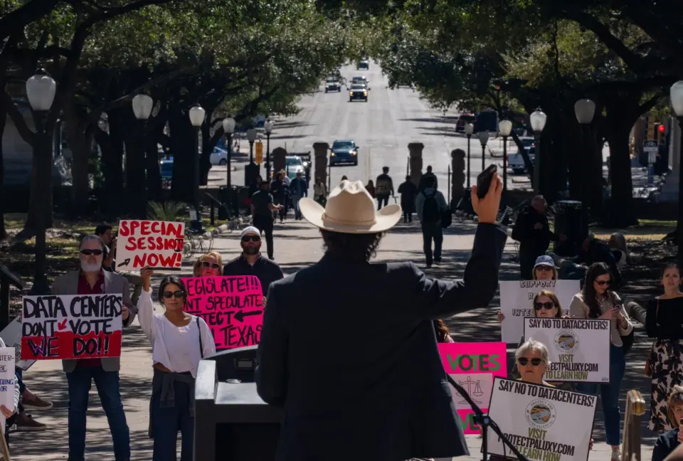 Hood County’s data-center boom tests Texas’s hands-off local rules