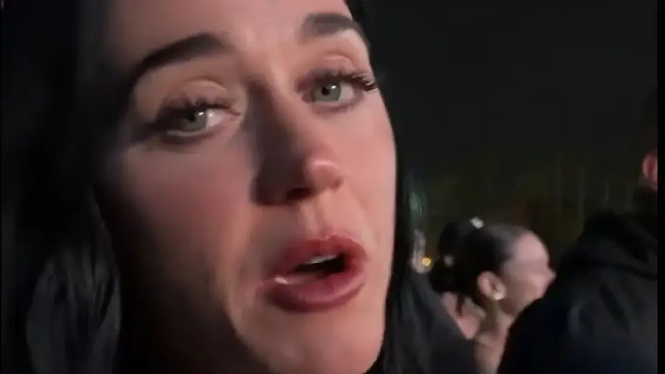 Katy Perry roasts Bieber's YouTube-led Coachella set