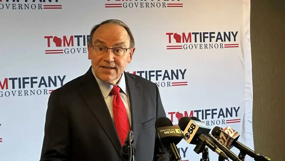 Wisconsin GOP candidate survives emergency water landing after plane loses power