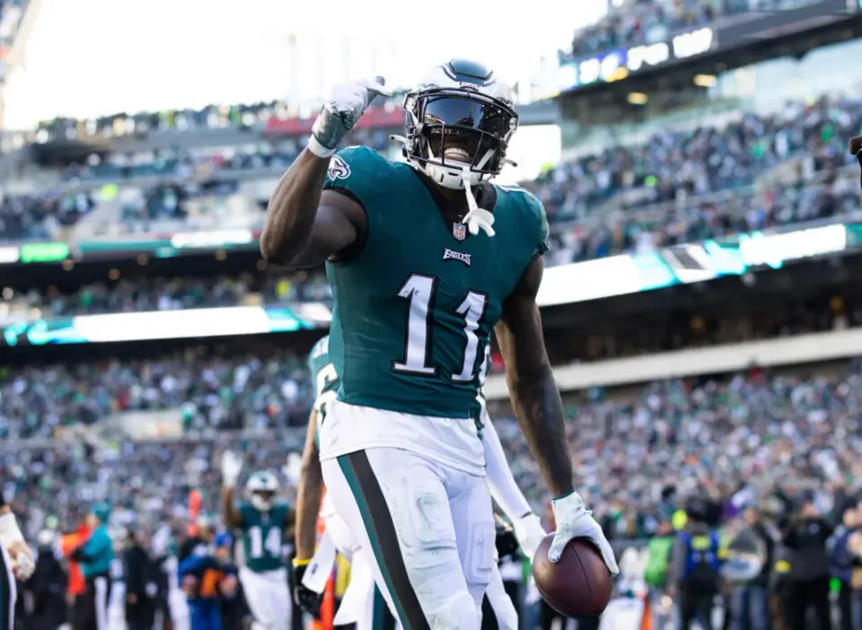 Patriots Pursue A.J. Brown as Eagles Open to 2028 1st-Round Pick