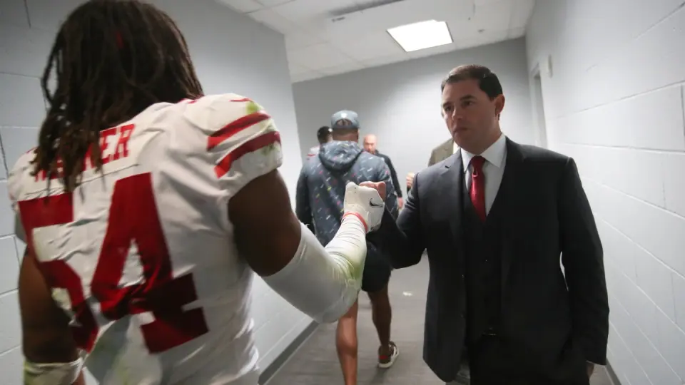 49ers sideline owner's Ohio sting as players focus on season