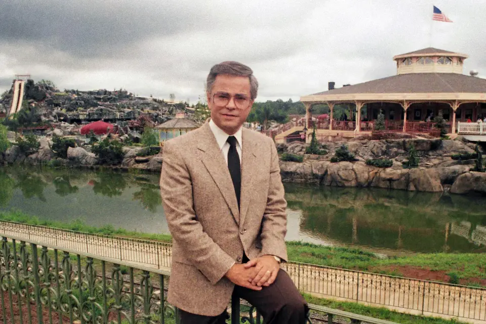 Jim Bakker, the televangelist who built and lost the PTL empire, dies at 86