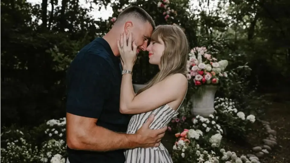 Swift Attends Chiefs Game After Oscar Gala Amid Kelce Backlash