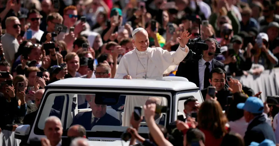 Pope Leo XIV Encounters Mundane Bureaucracy: Bank Calls, No Miracle