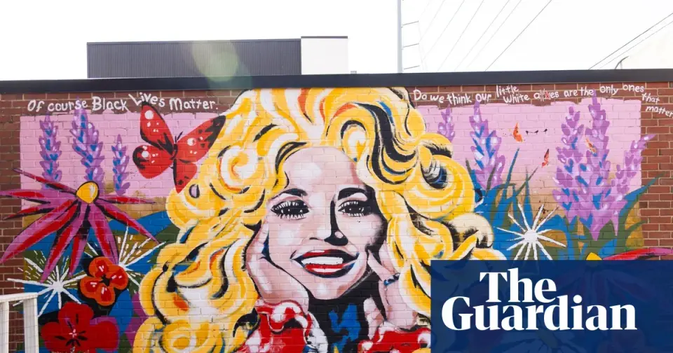 Governor backs renaming Nashville airport to honor Dolly Parton