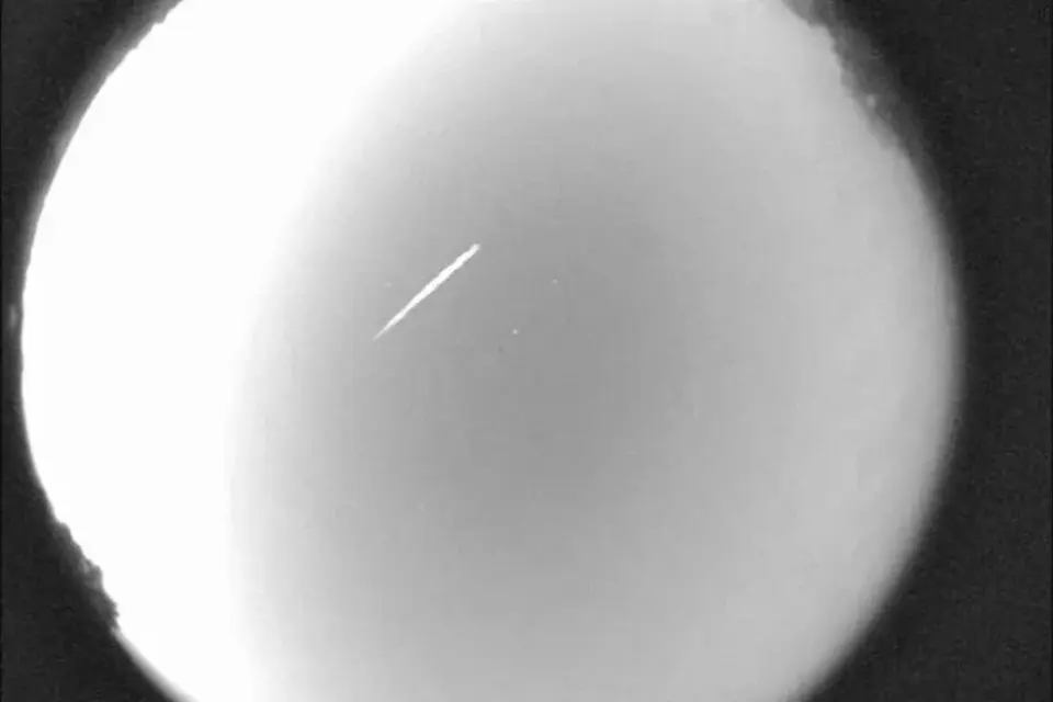 Moonlit Eta Aquarids Could Dim 2026 Meteor Shower