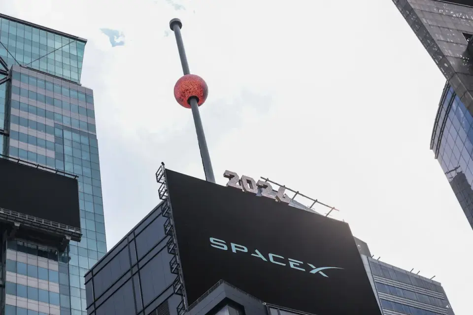 SpaceX Joins Nasdaq-100, Setting Up a Big Buy Moment for Index Funds