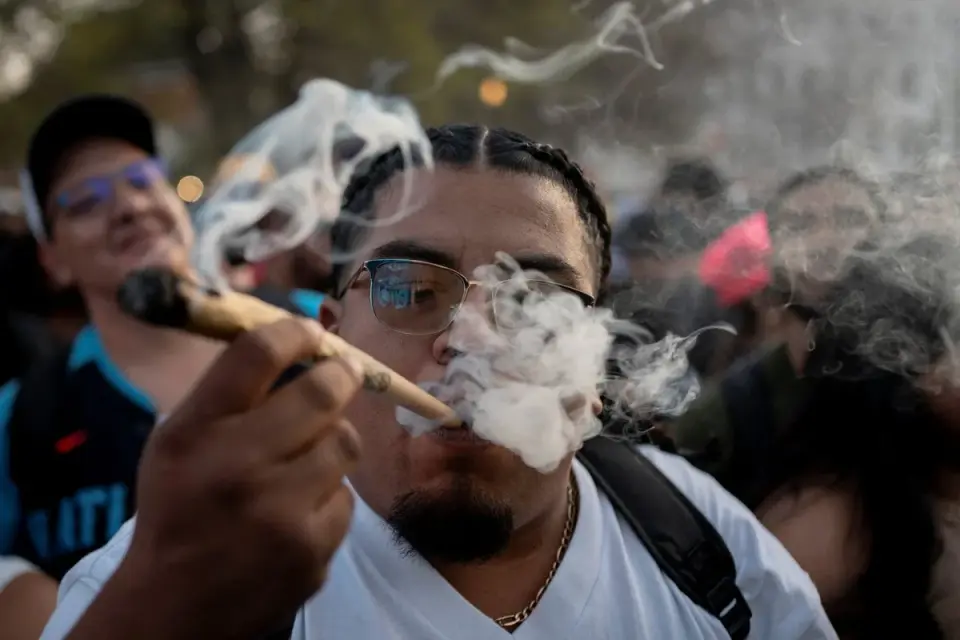 Trump admin eyes reclassifying marijuana to Schedule II to boost medical research