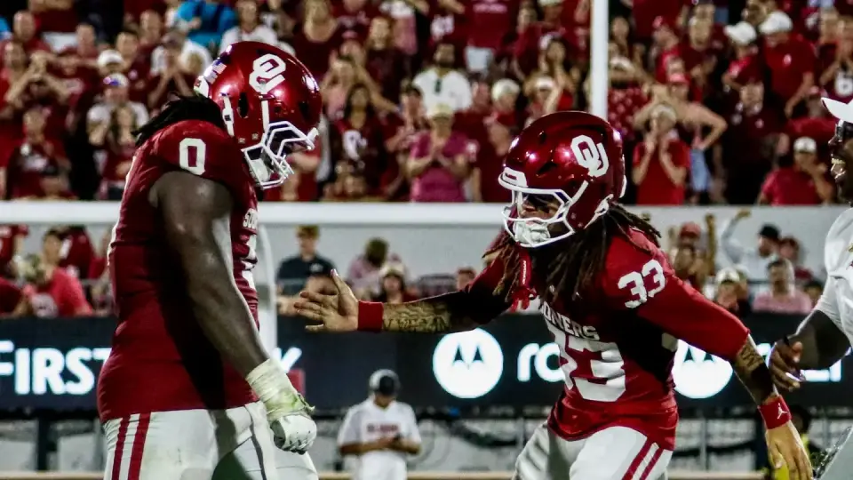 Stone’s Knee Injury Could End Oklahoma’s 2026 Season