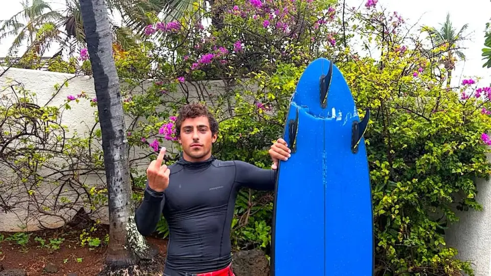 Surfer Fends Off 12-Foot Tiger Shark at China Walls, Hawaii