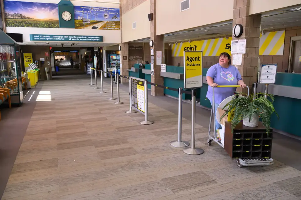 Spirit’s shutdown leaves a small Pennsylvania airport with zero flights