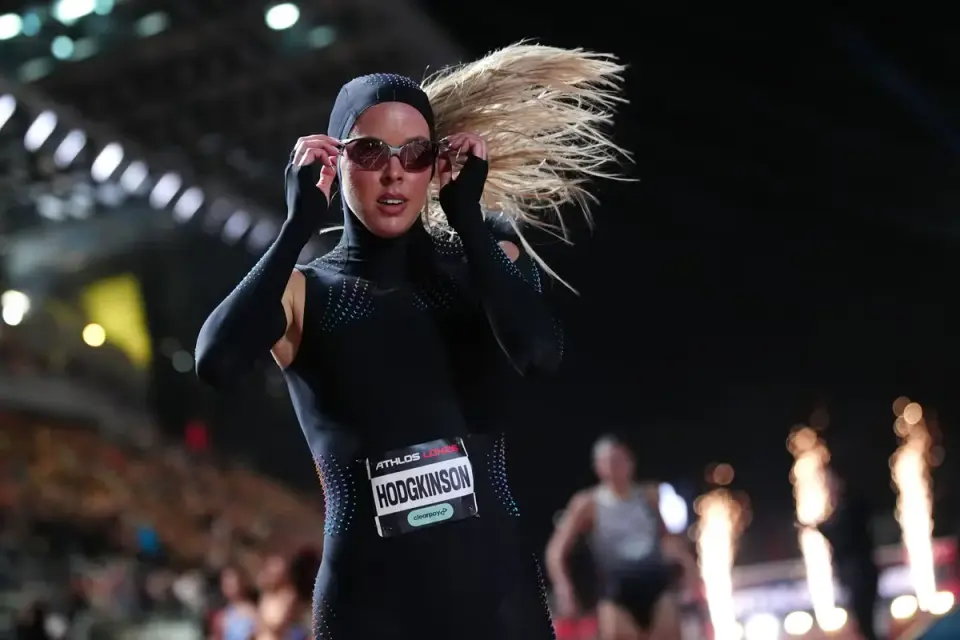 Hodgkinson debuts all-black speedsuit to clinch 800m at Athlos
