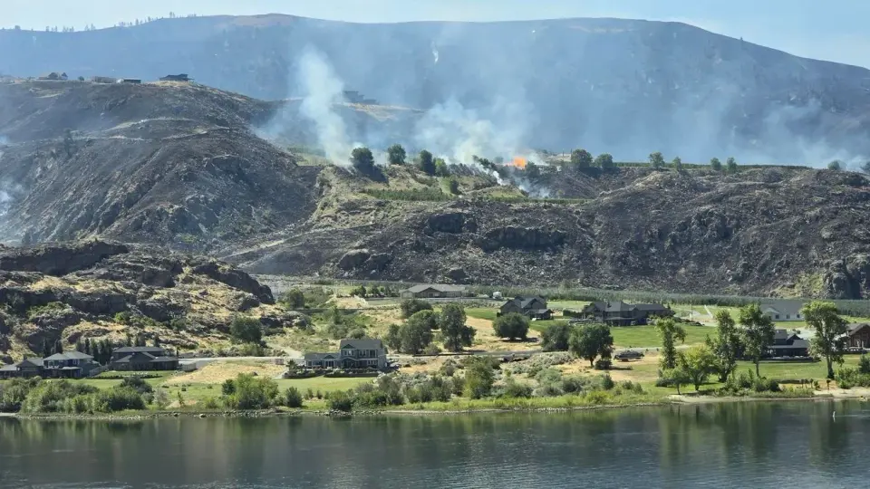 Chelan Hills Fire swells to 9,000 acres as evacuations remain in place