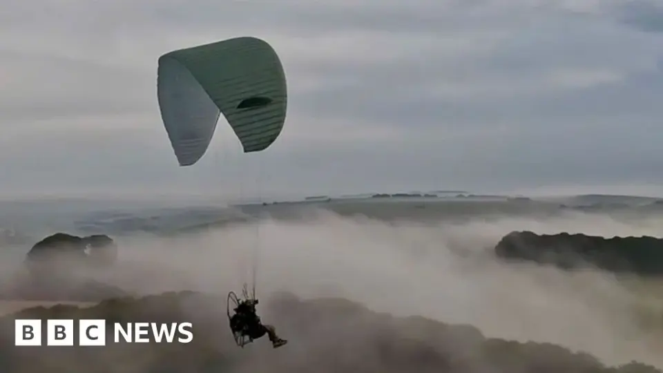 UK to trial powered paragliders for stealthy behind-lines insertions